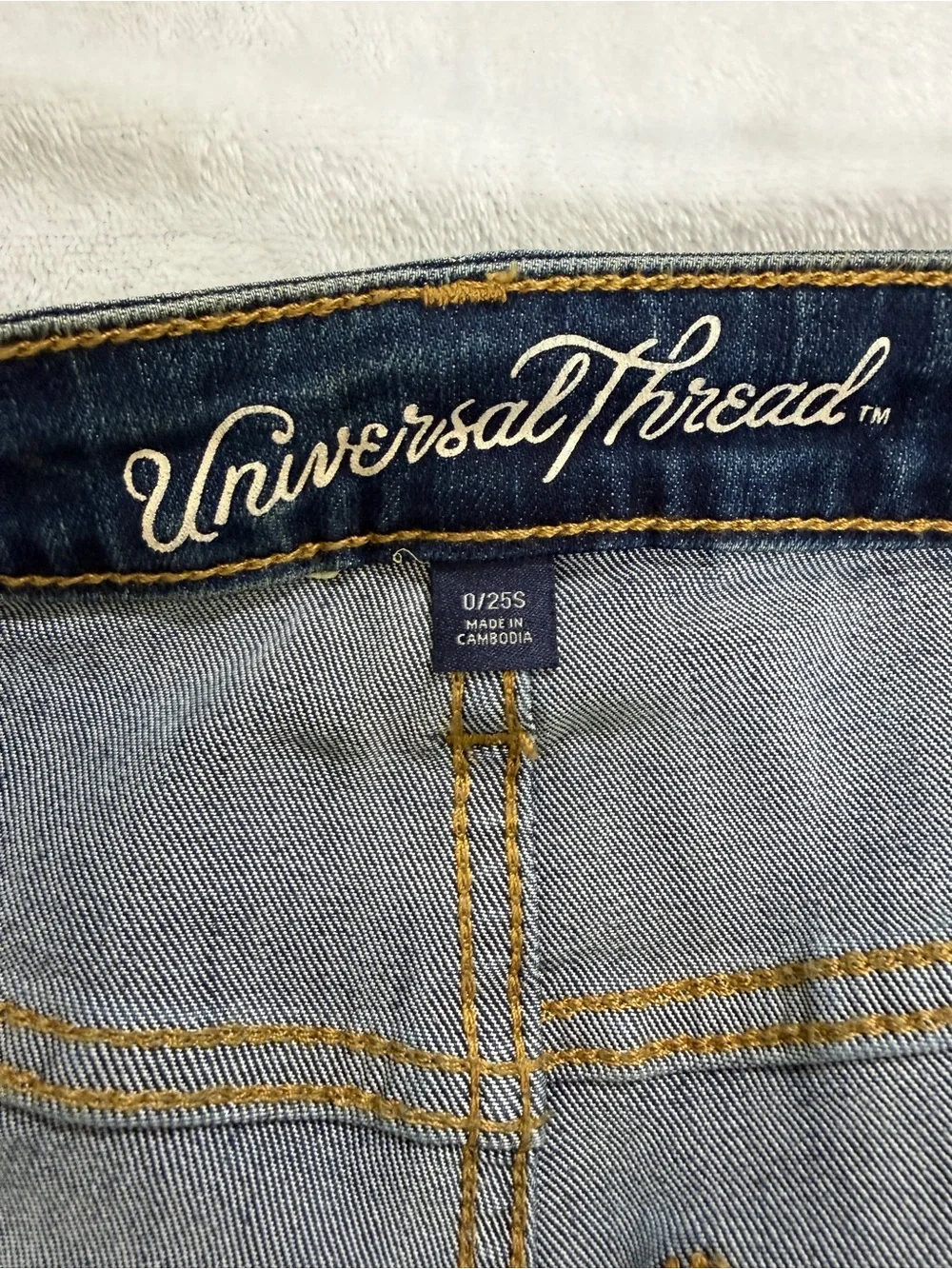Universal Thread Women's Medium Blue Skinny Jeans
